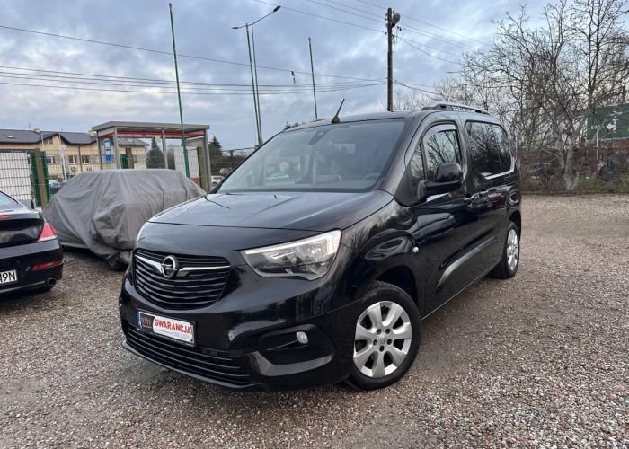 Opel Combo 2019 r. na placu auto komis warszawa
